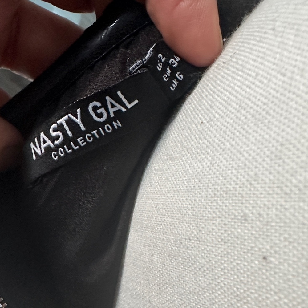 Nasty Gal Black Satin Crop Top - Picture 4 of 14